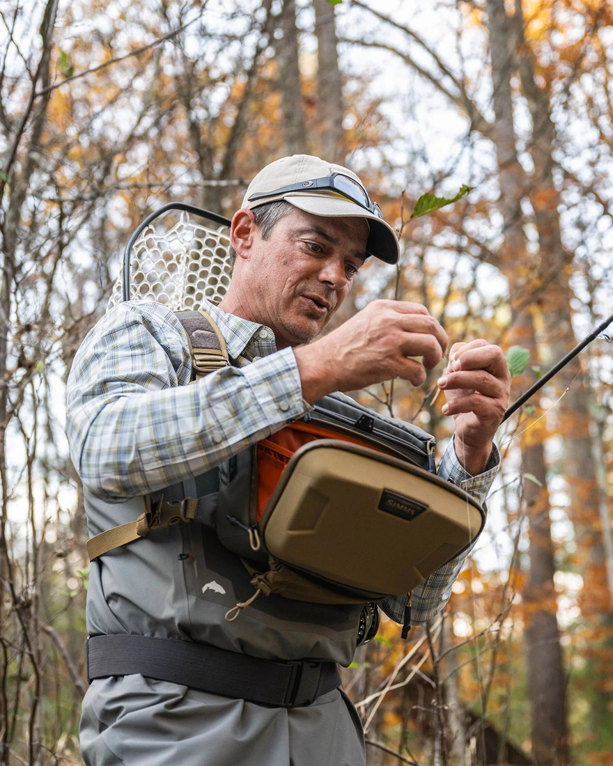 Simms_Headwaters_Chest_Pack_Lifestyle_1