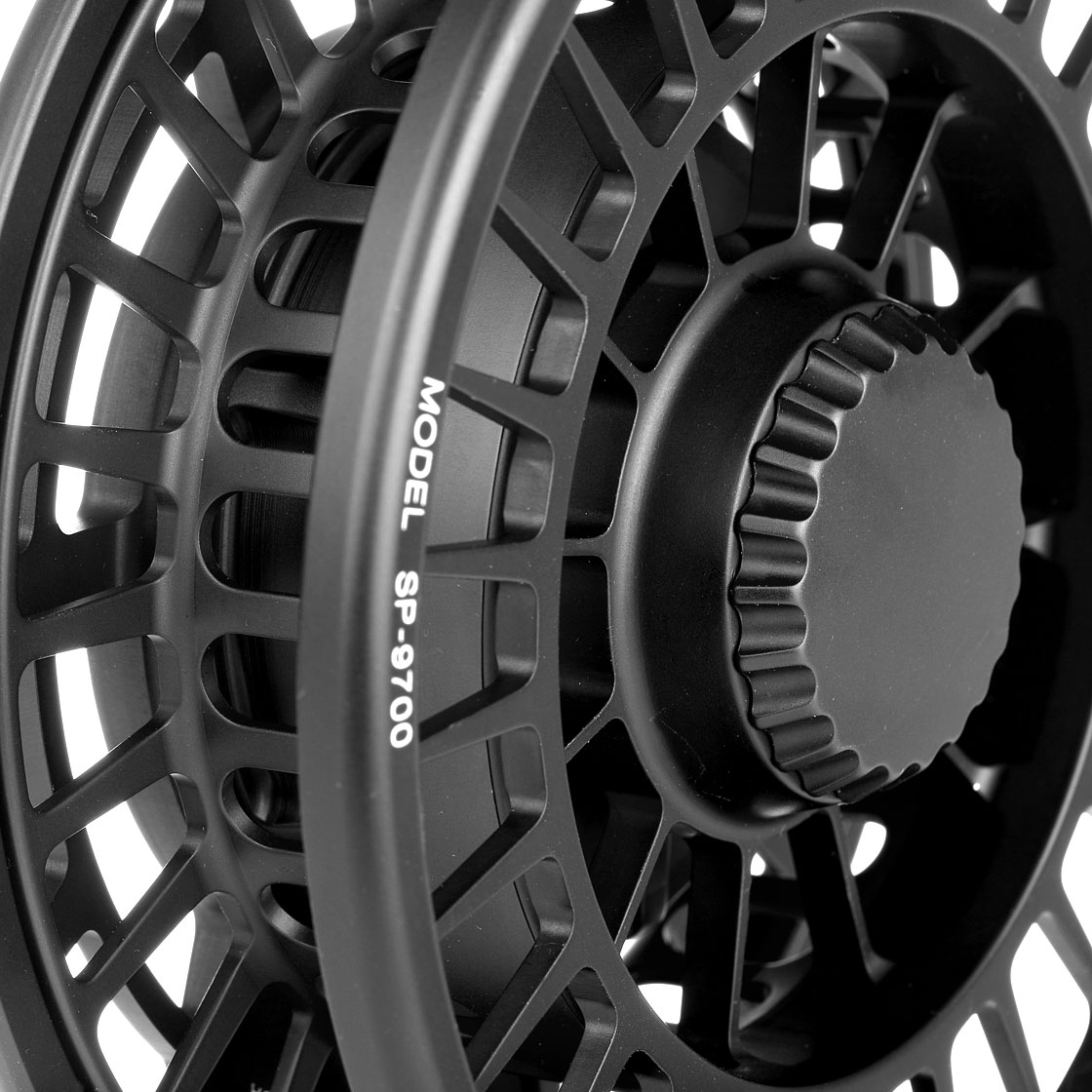 P-18958-3_mako_reel_fliegenrolle_matte-black_9700_detail