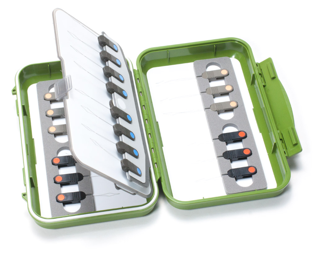 C&F Design Super Threader Case CF-2500-THR boîte à mouches étanche avec enfileur olive