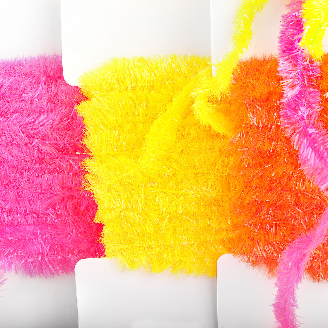 P-16945_textreme_super-ice-chenille